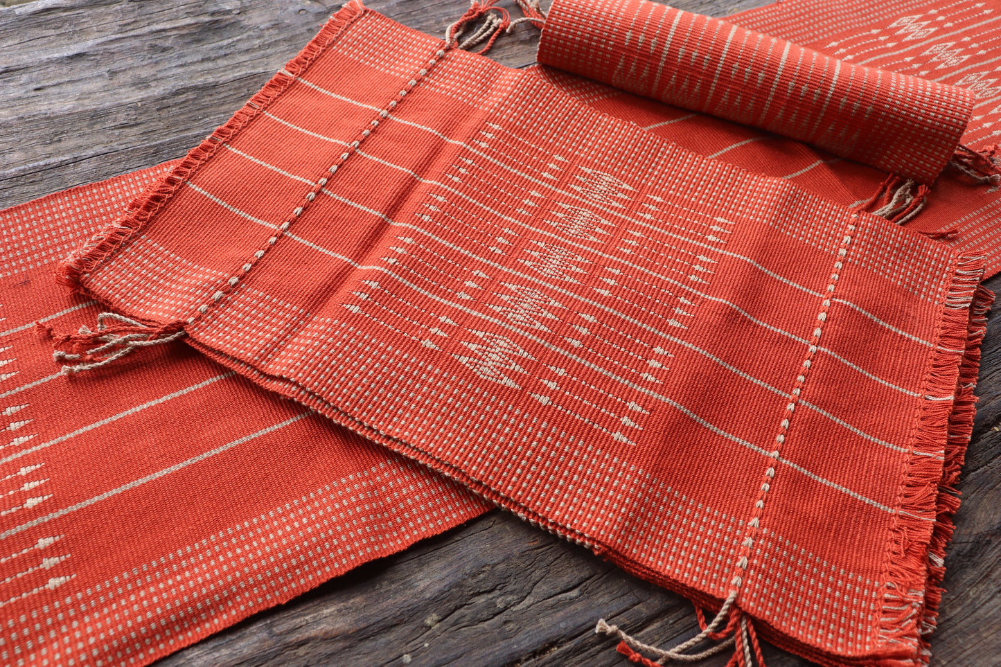 Handwoven Table Runner & Mat set (6 Mat & 1 Runner)