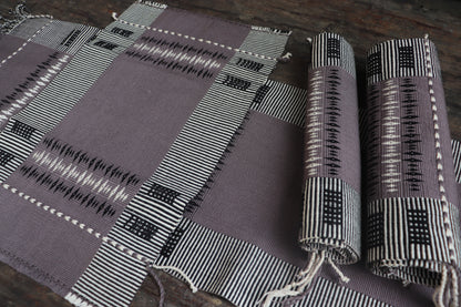 Handwoven Table runner with Mat set (6 mat & 1 runner)