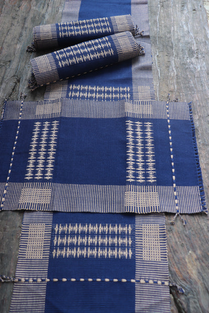 Handwoven Table runner with Mat set (6 mat & 1 runner)