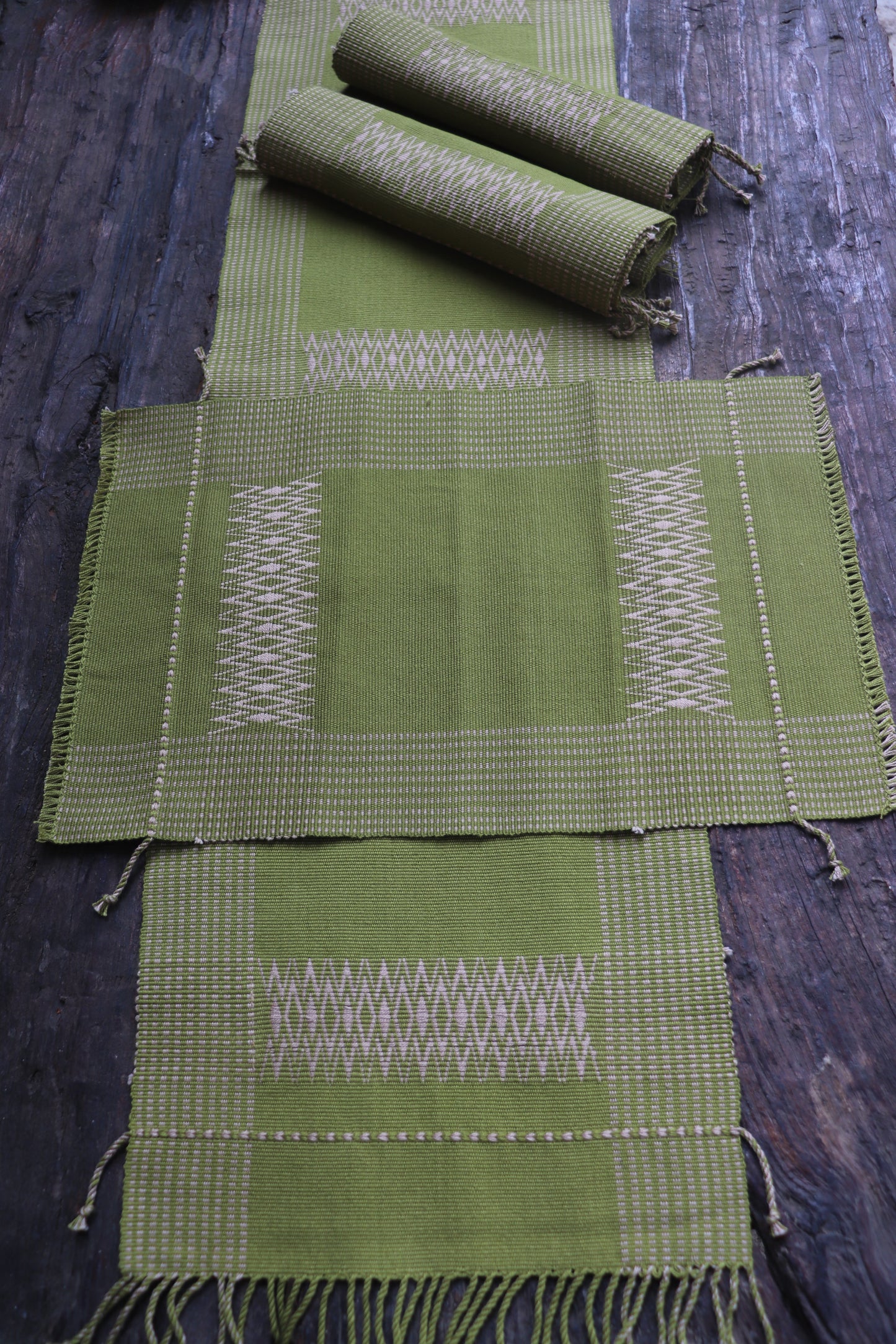 Handwoven Table Runner & Mat set (6 Mat & 1 Runner)