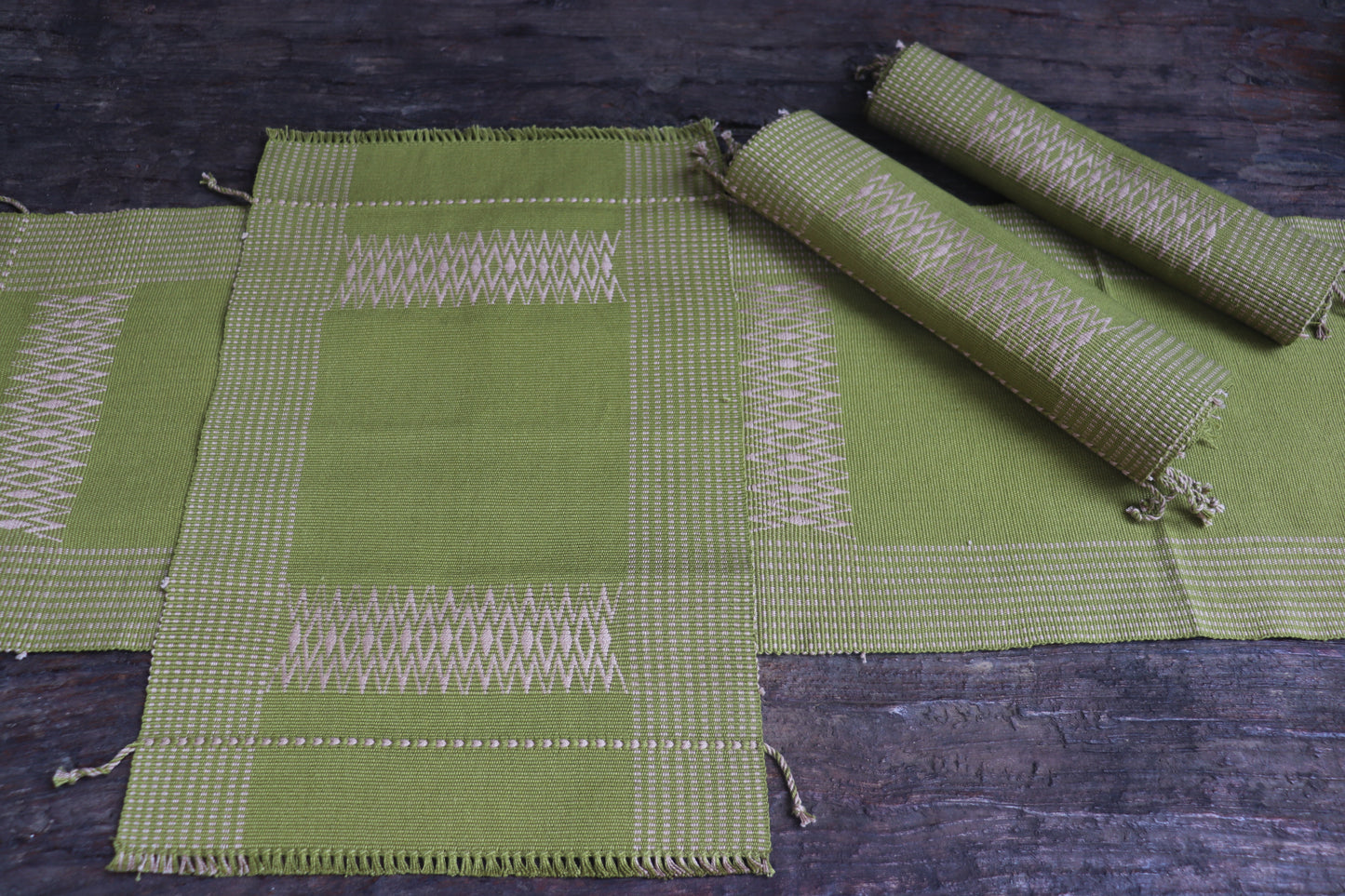 Handwoven Table Runner & Mat set (6 Mat & 1 Runner)