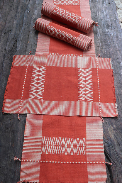 Handwoven Table runner with Mat set (6 mat & 1 runner)