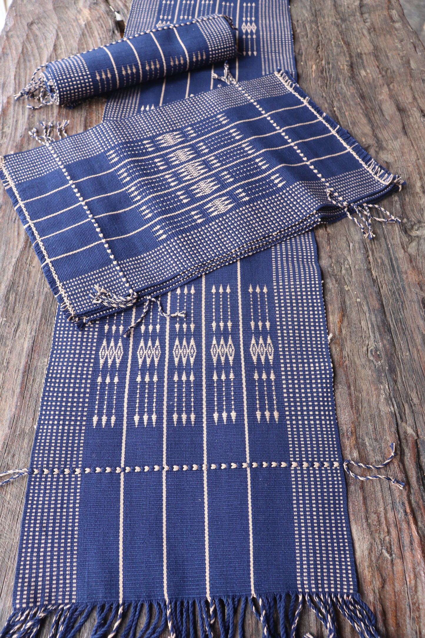 Handwoven Table Runner & Mat set (6 Mat & 1 Runner)