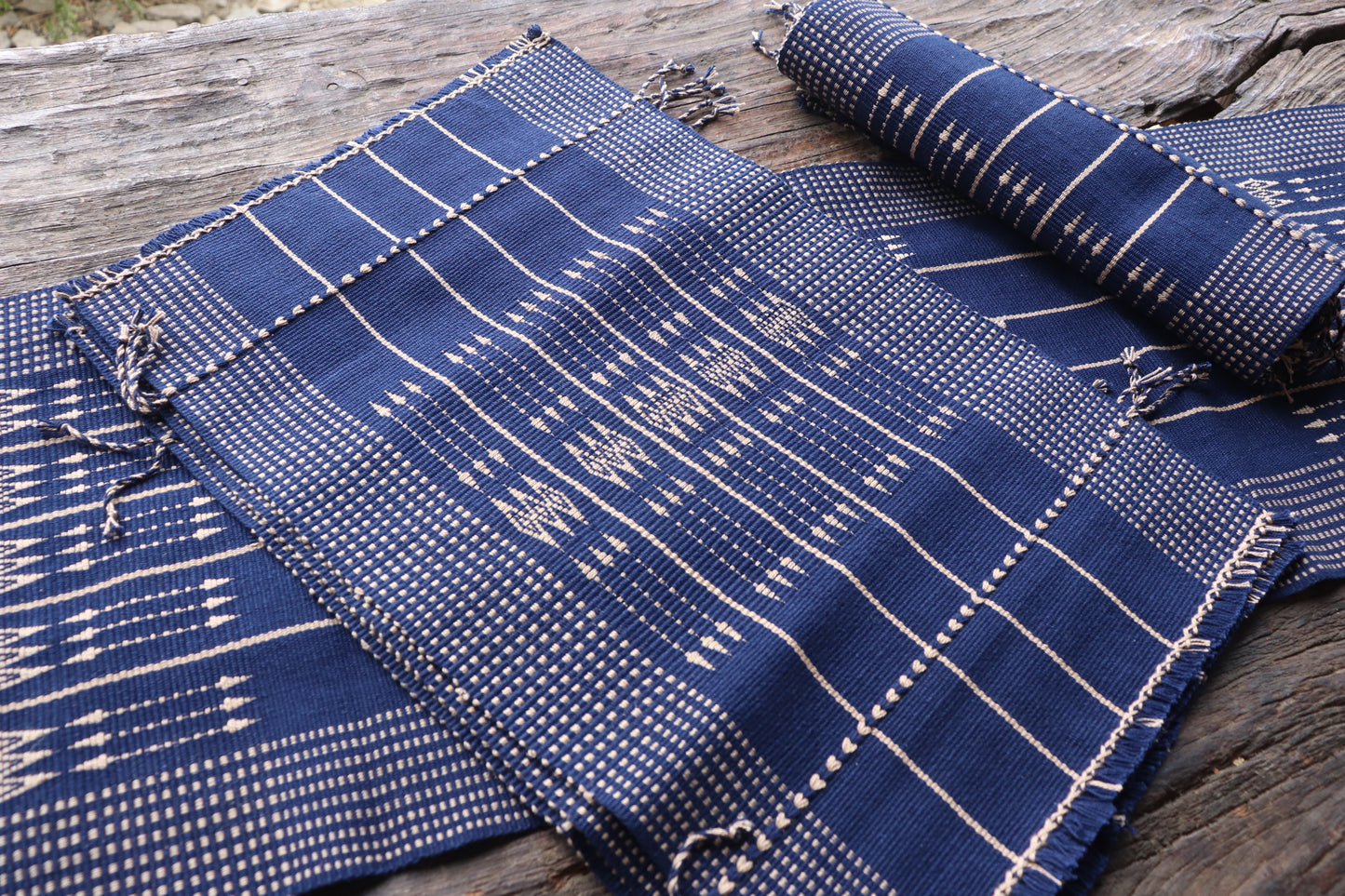 Handwoven Table Runner & Mat set (6 Mat & 1 Runner)