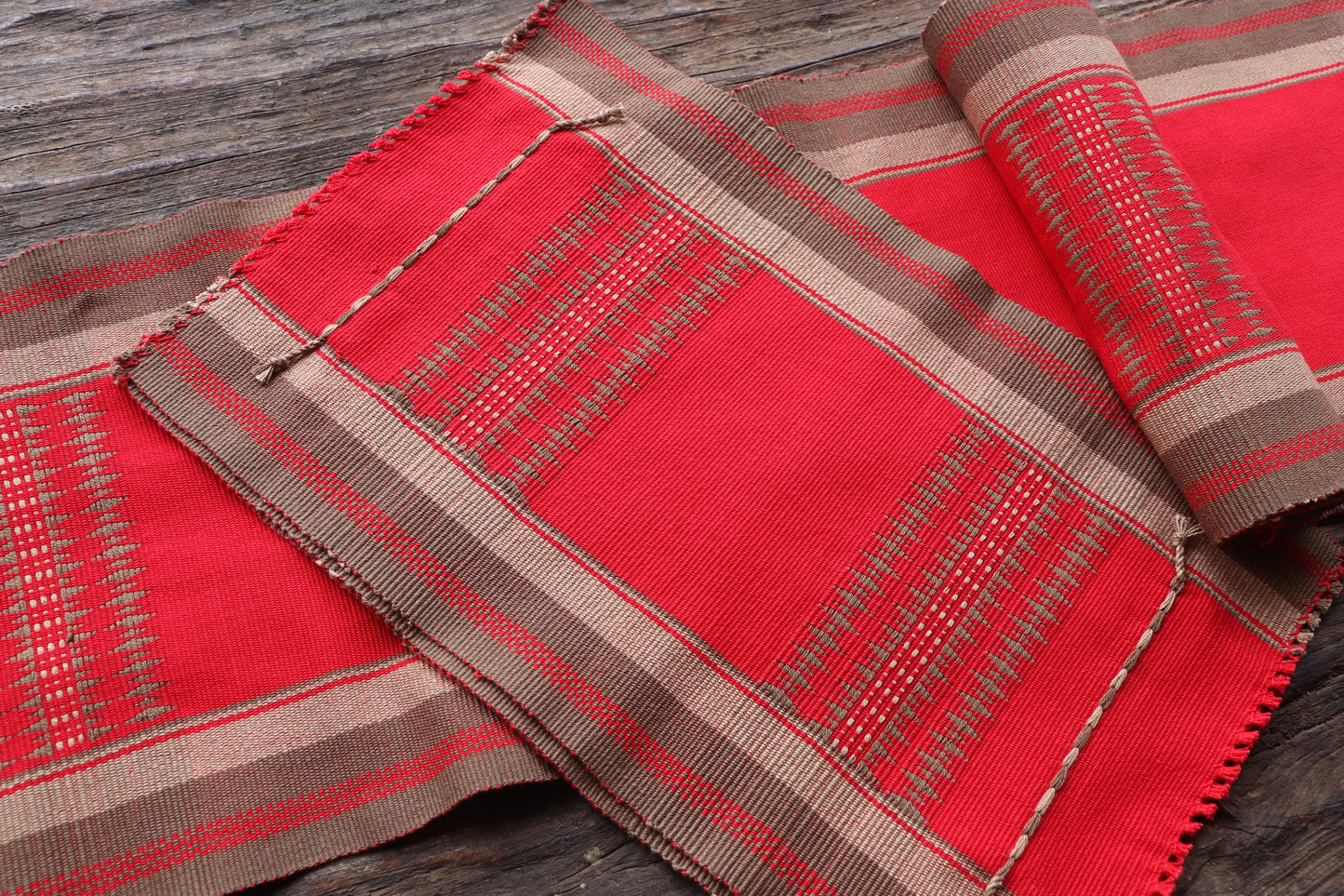 Handwoven Table Runner and Mat set (6 Mat & 1 Runner)